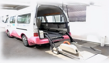 透析送迎車（リフト車）[写真]