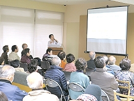 上村医師の講演風景