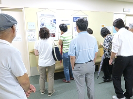 院内見学の様子(放射線科前)