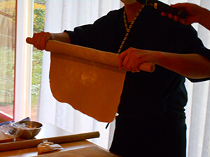 蕎麦打ち[写真]